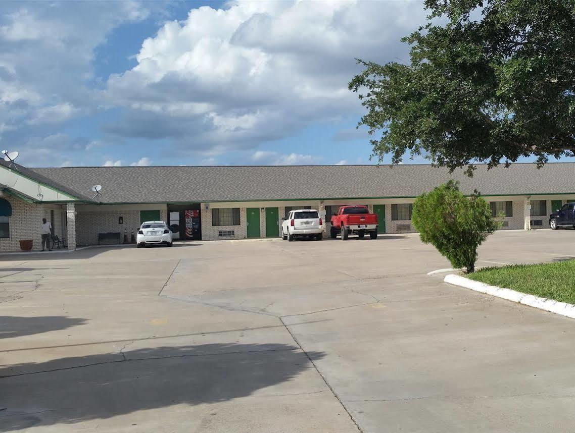 Garden Inn & Suites Hebbronville Exteriér fotografie